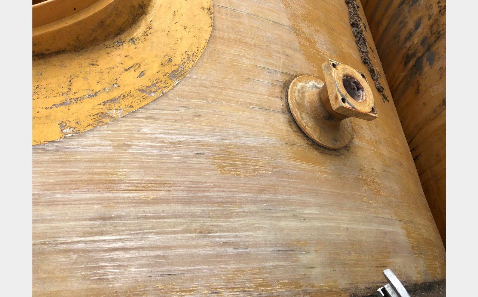 cuve fibre de verre verticale Marque : VETRORESINA de 120 hls
