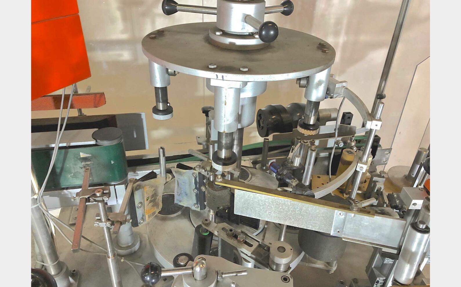 Self-adhesive labeller PU0118