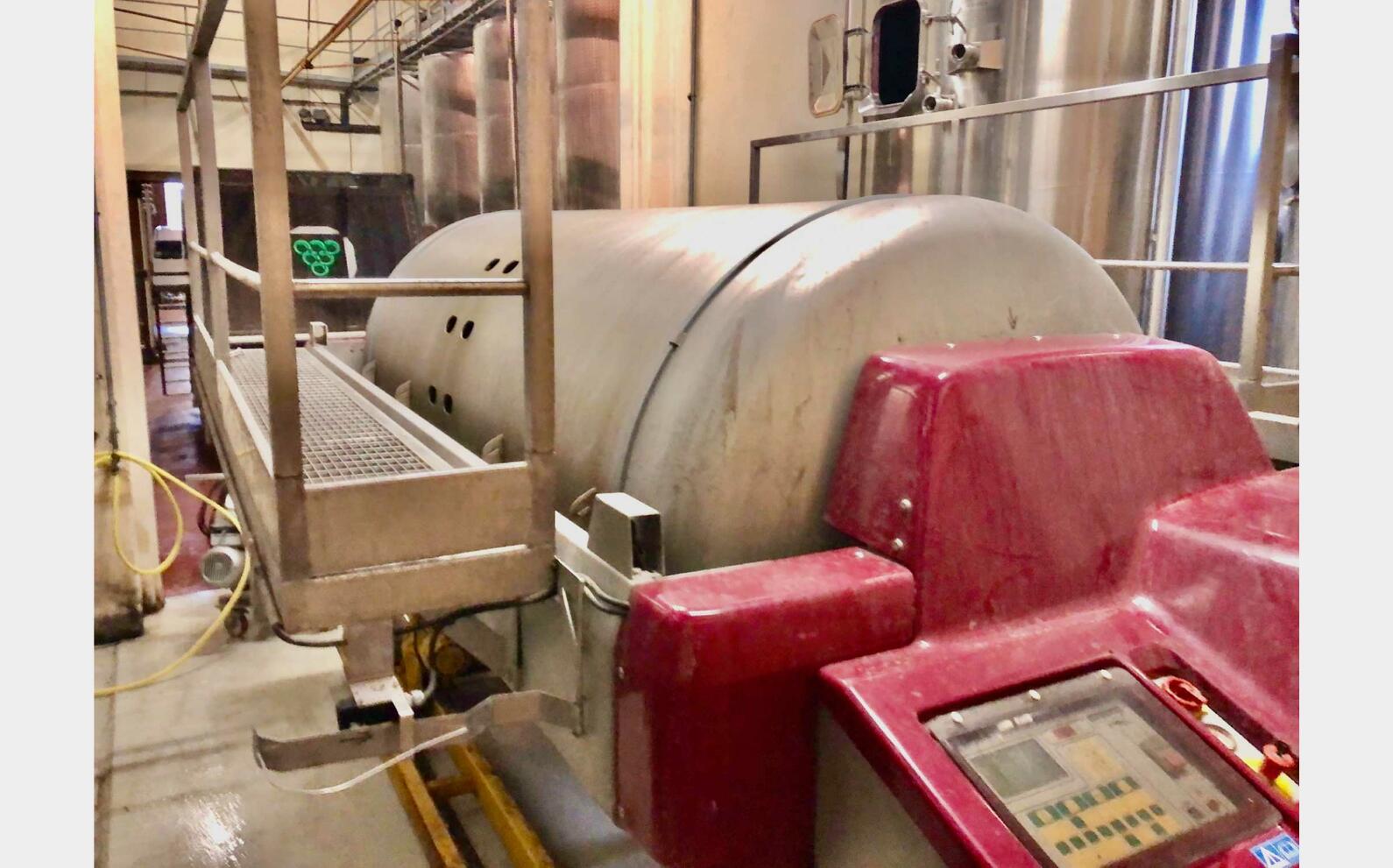 Pressoir - Cage ferm&eacute;e 50 HL (5 000 litres) BUCHER