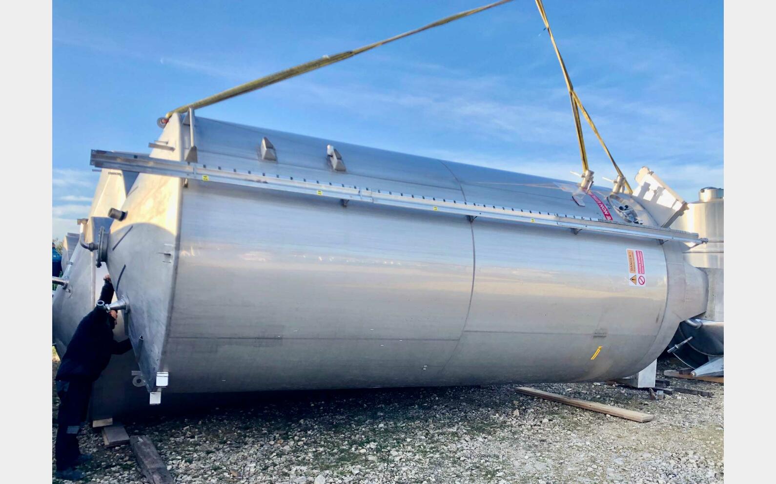 316 stainless steel tank  250 HL (25 000 liters) SCHEIBER