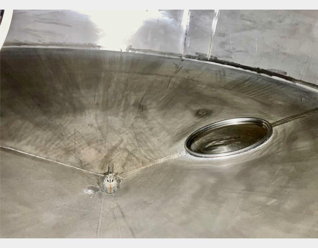 Stainless steel tank - Vertical on legs