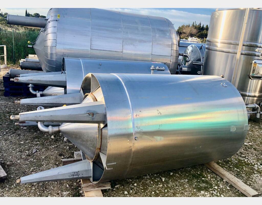 Stainless steel tank - Vertical on legs