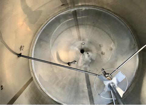 Stainless steel tank - Vertical on legs