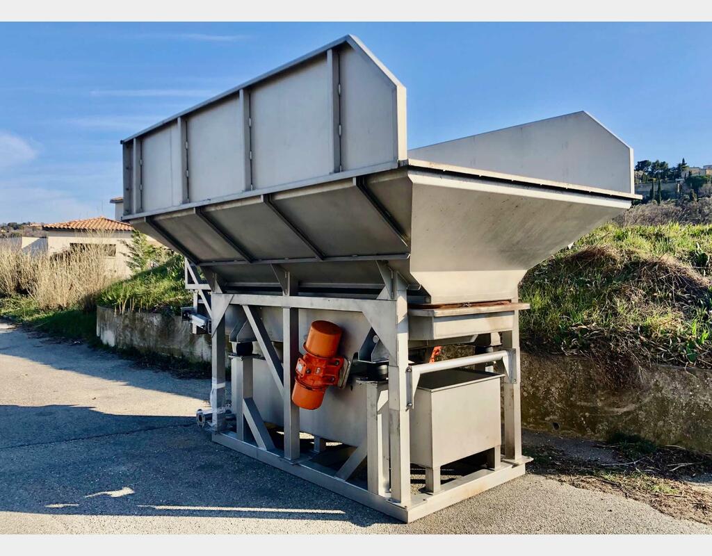 Stainless steel vibrating platform 60 HL (6 000 liters) BUCHER