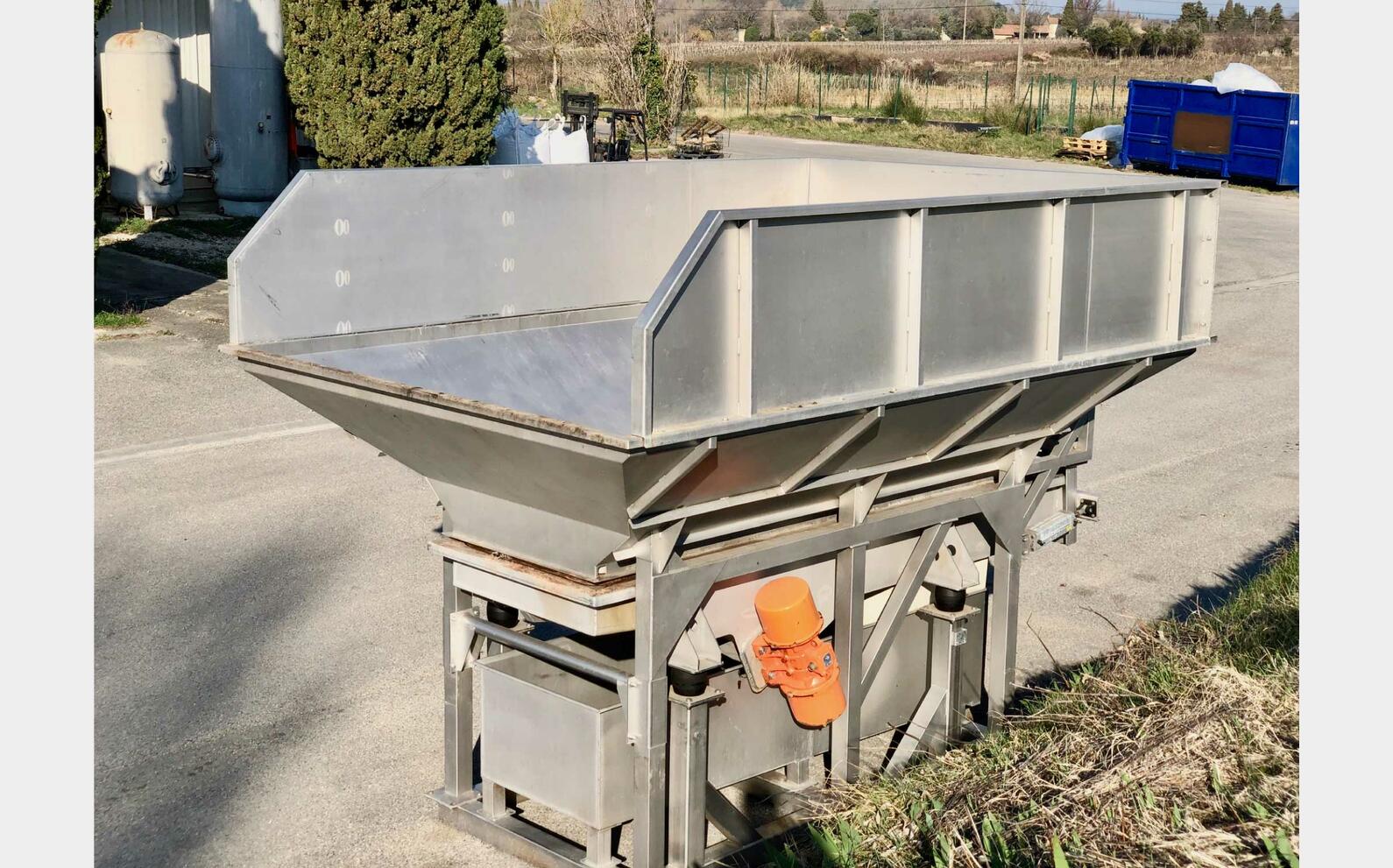 Stainless steel vibrating platform 60 HL (6 000 liters) BUCHER