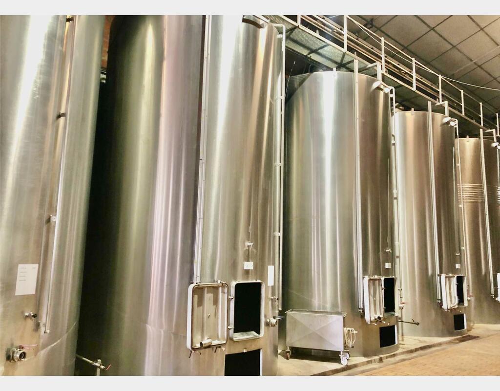 304 stainless steel tank - Sloping bottom