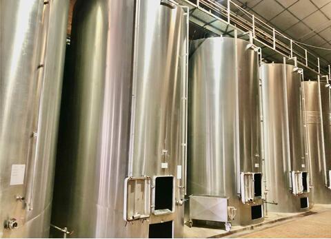 Cuve inox 304 - Fond inclin&eacute; 369 HL (36 900 litres)
