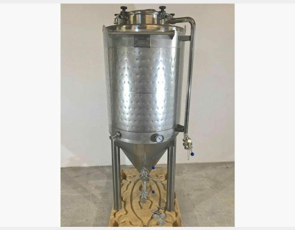 304 stainless steel tank - Closed - On feet - Cylindrical-conical