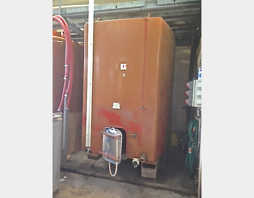 Cuve acier rev&ecirc;tu de 100 hls