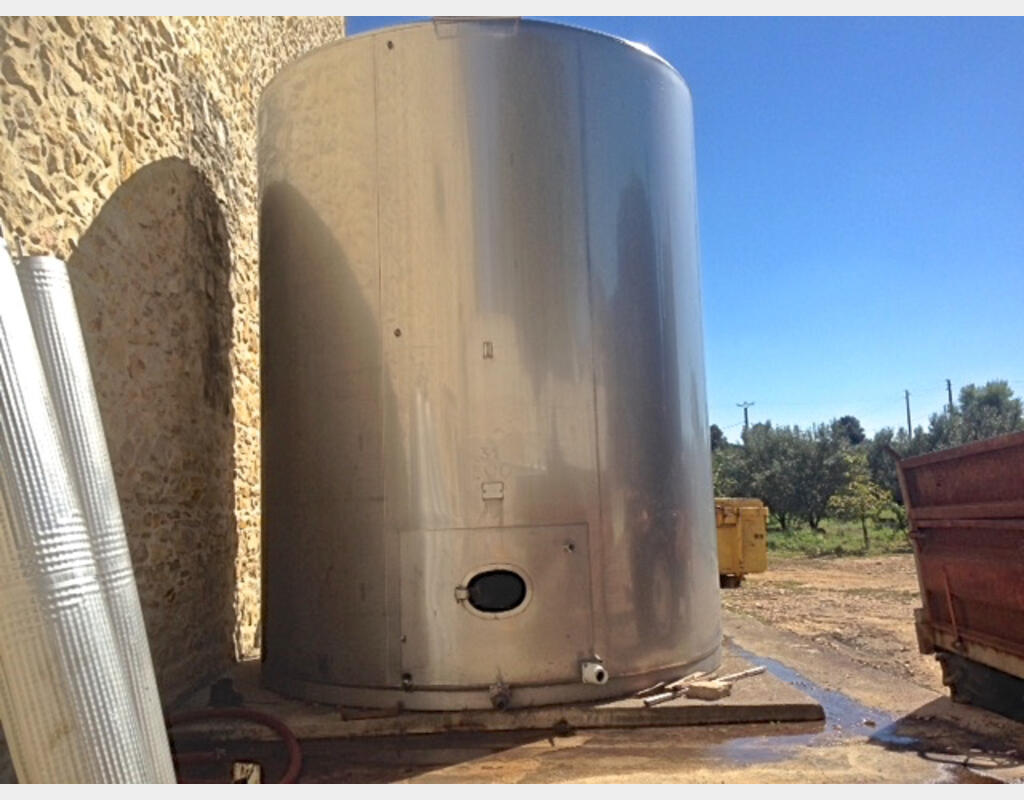 Cuve inox de stockage fond plat - Capacité 500 hls (50 000 L)