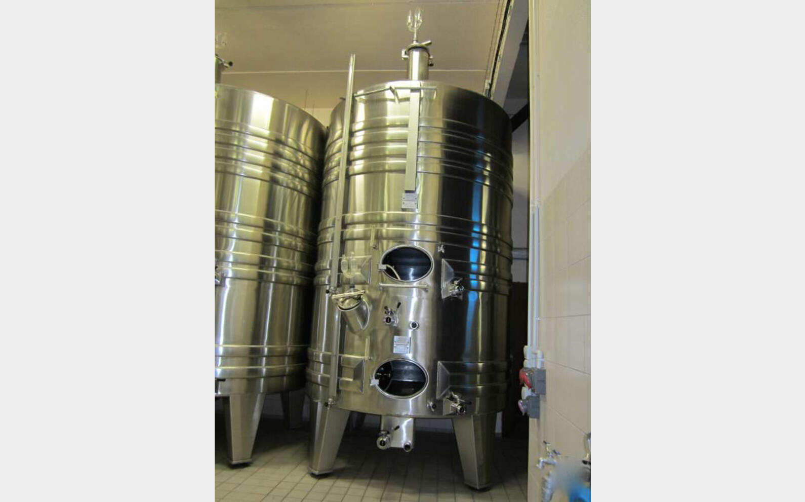 Cuve INOX 316L compartiment&eacute;e Ann&eacute;e : 2004 Marque : LACOUR