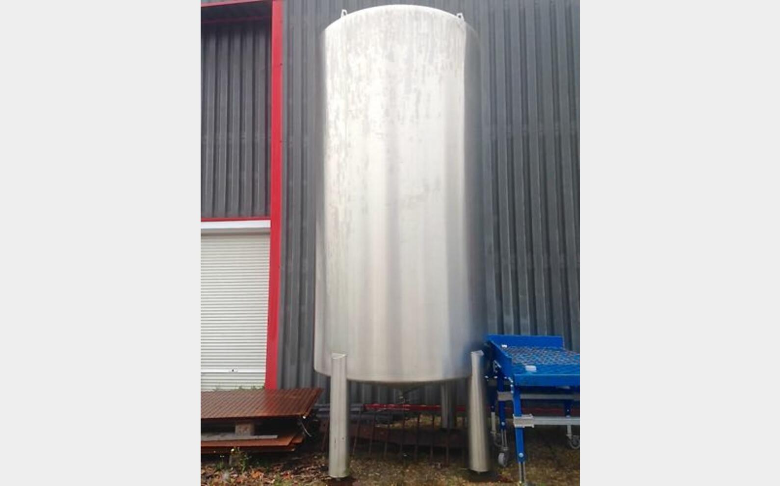 Cuve  INOX cylindrique verticale Marque : 3C