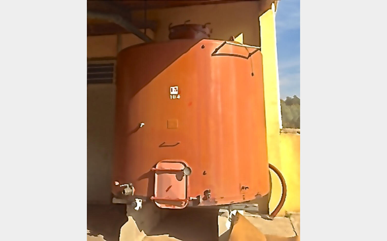 Cuve acier rev&ecirc;tu de 100 hls