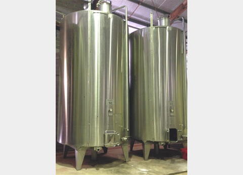 Cuve inox de vinification ferm&eacute;e