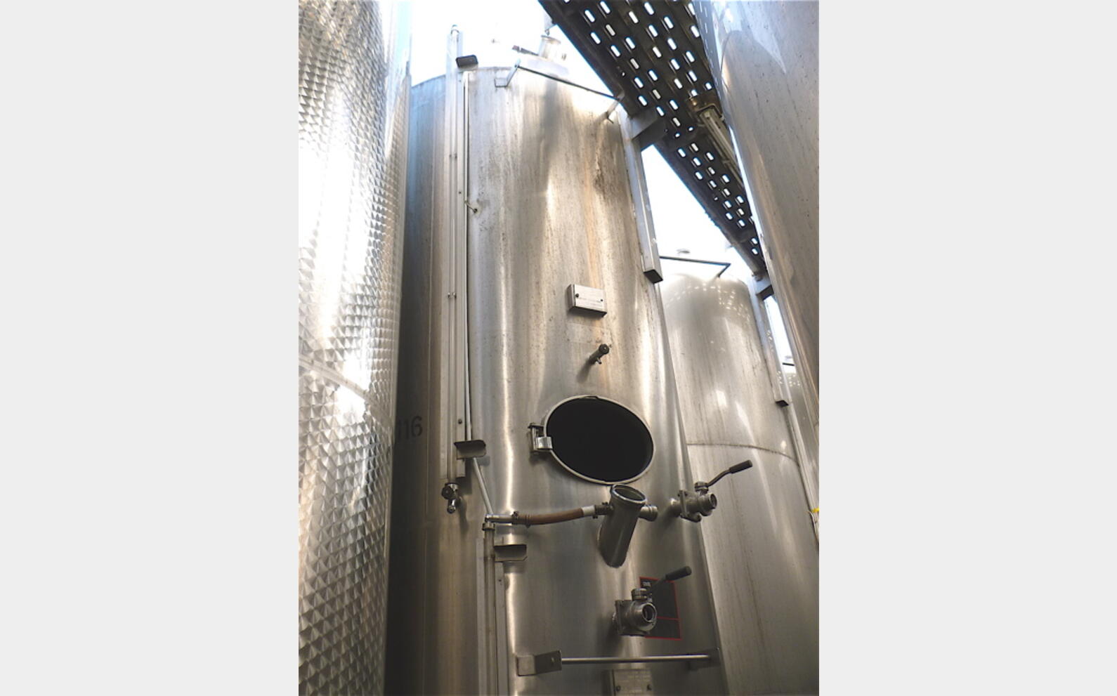 Cuve stockage INOX 316 sur pieds Agroalimentaire Marque : PIERRE GUERIN