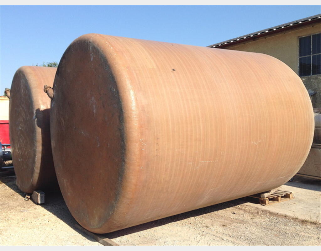 Cuve fibre fond plat sur radier Volume : 30 000 litres (300 hls)