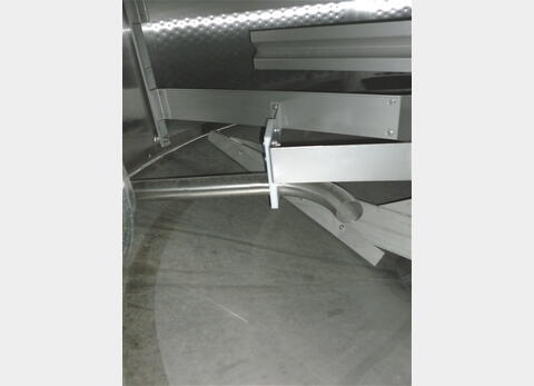 Cuve INOX 316 agit&eacute;e isol&eacute;e avec jacquette Volume : 200 hecto (20.000 litres)