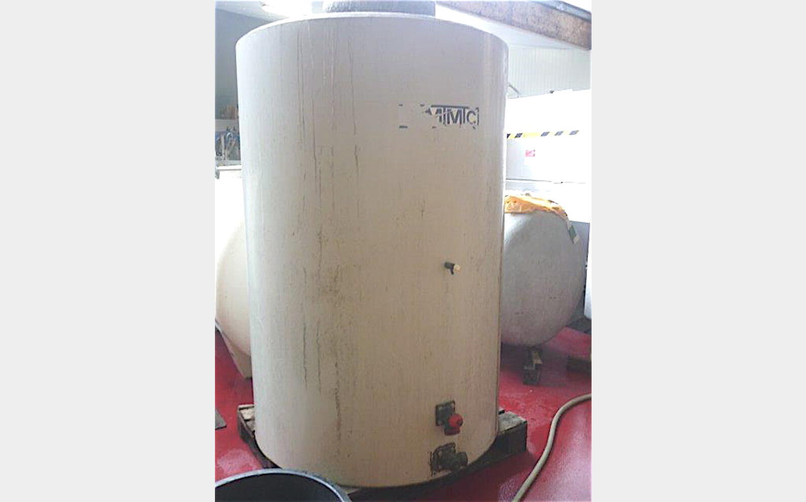 Cuve fibre - Volume : 2 200 litres (22 hectos)