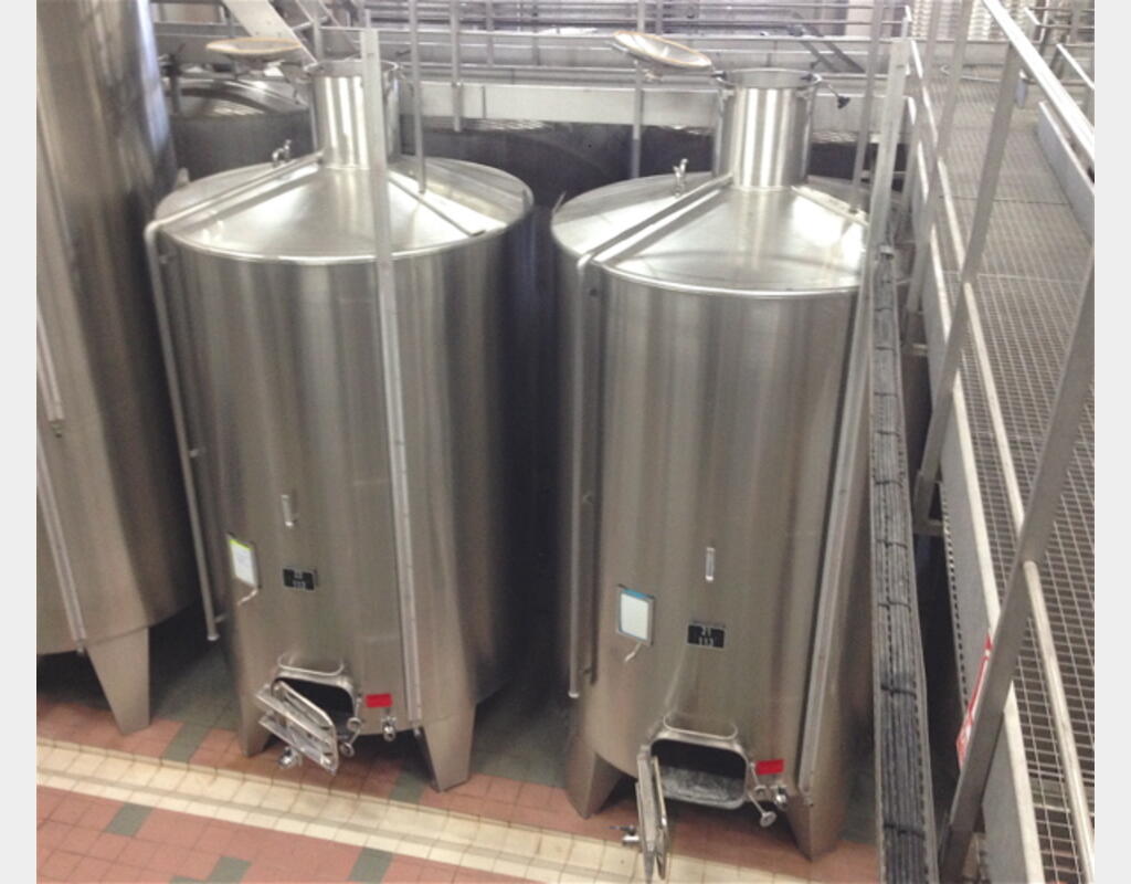 Cuve inox  - Volume : 11300 litres (113 hectos)