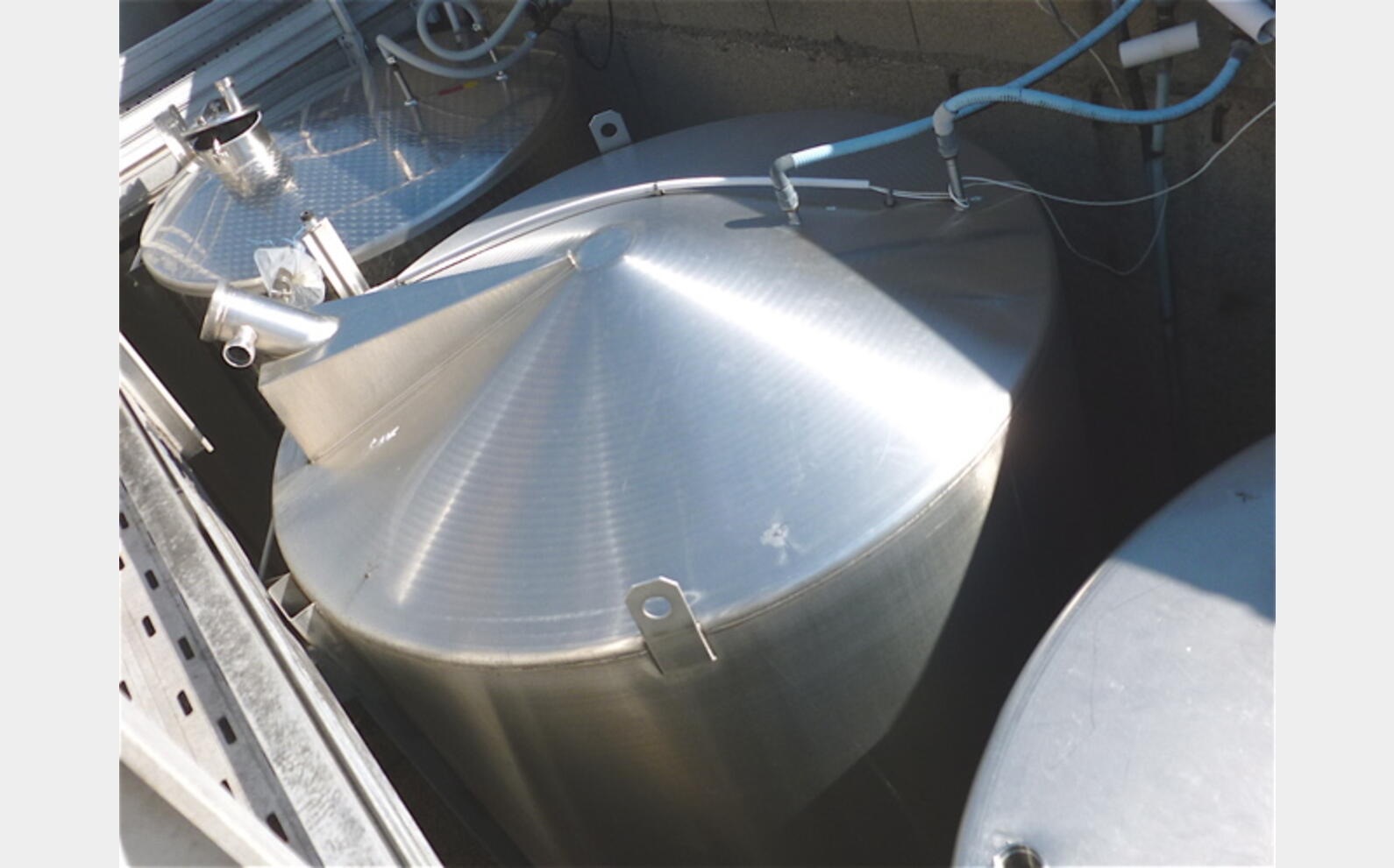 Cuve stockage INOX 316 sur pieds Agroalimentaire Marque : PIERRE GUERIN