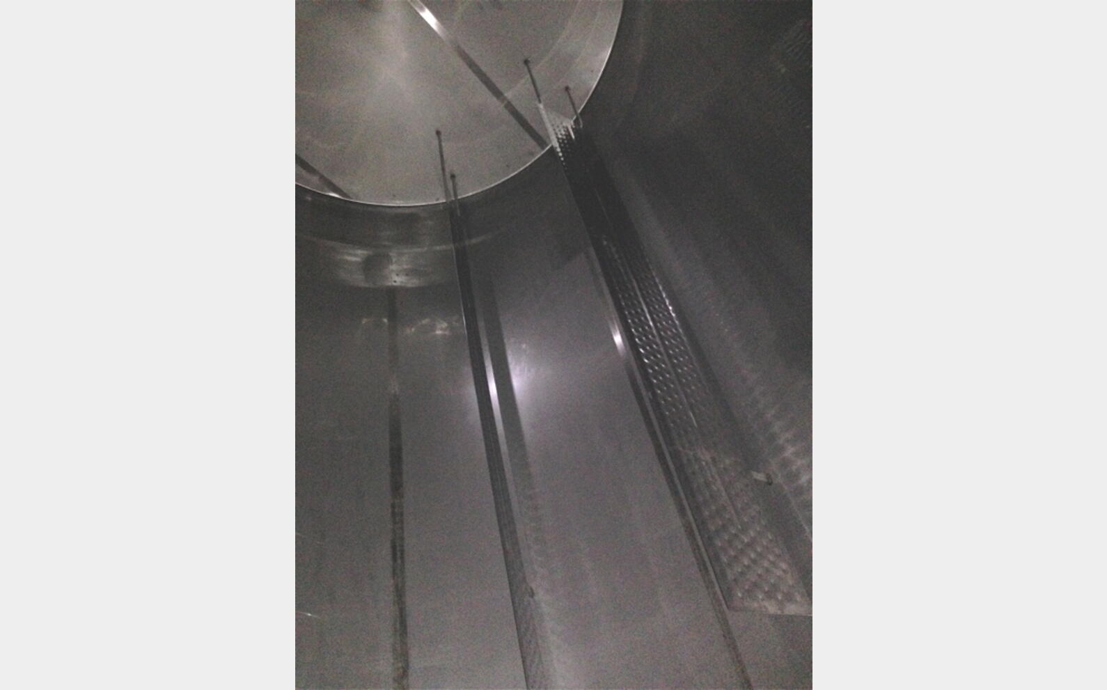 Cuve stockage INOX 316 sur socle Agroalimentaire Marque : PIERRE GUERIN