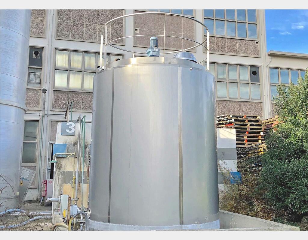 Cuve inox agit&eacute;e isol&eacute;e circuit coquill&eacute; Volume : 21650 litres