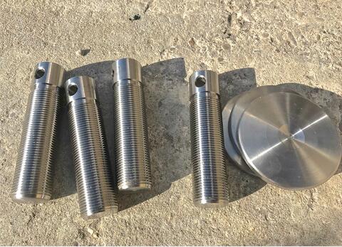 cuve INOX 316 ferm&eacute;e sur pieds MATERIEL NEUF
