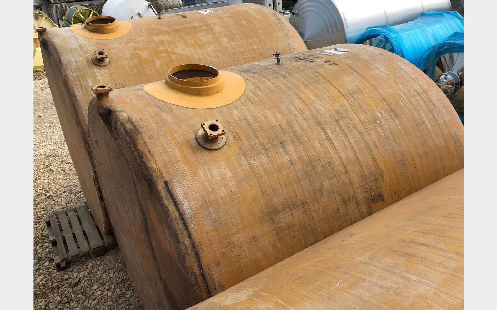 cuve fibre de verre verticale Marque : VETRORESINA de 120 hls