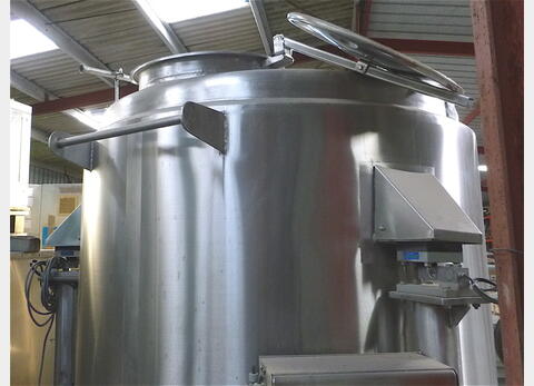 cuve stockage INOX sur pesons Sur pesons Volume :  litres