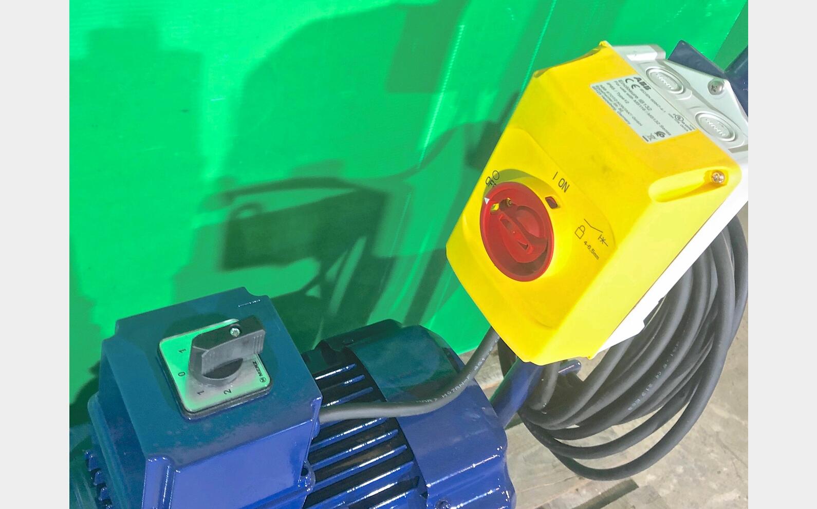 Pompe impulseur inox D&eacute;bit de 110 &agrave; 220 HL/h SCHNEIDER