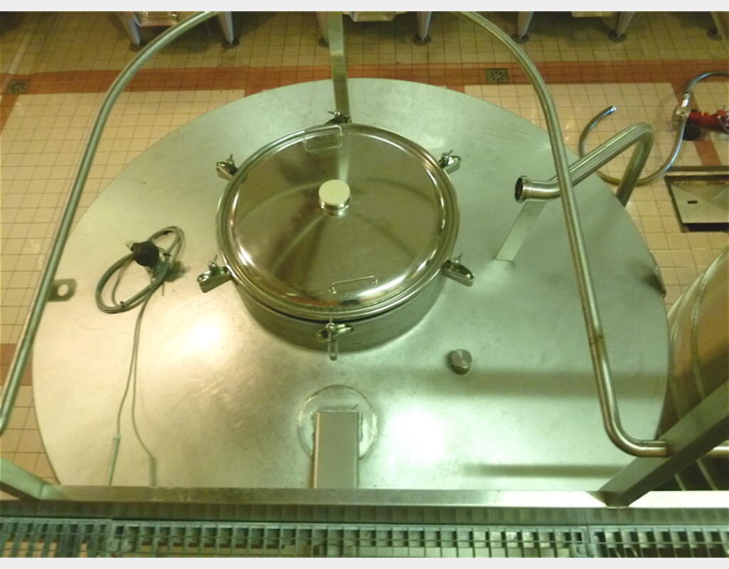 Cuve vinification INOX 304 tronconique - Volume : 87,3 hecto (8730 litres)