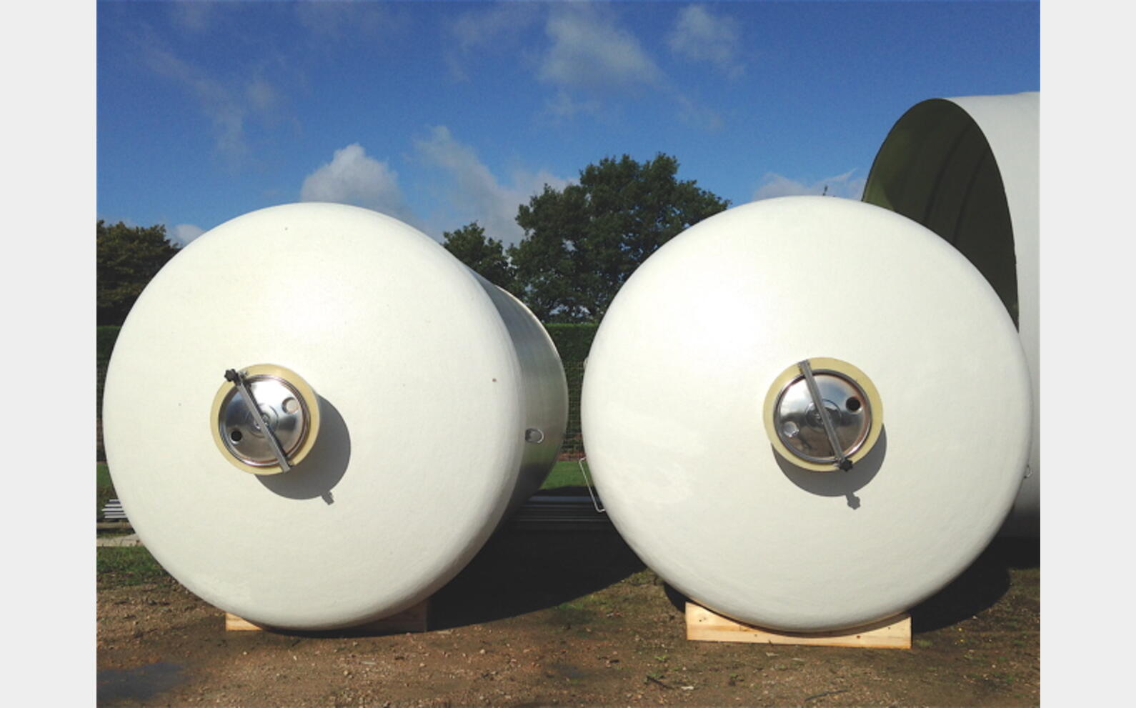 Cuve vinicole polyester MATERIEL NEUF Marque : PLASTICON