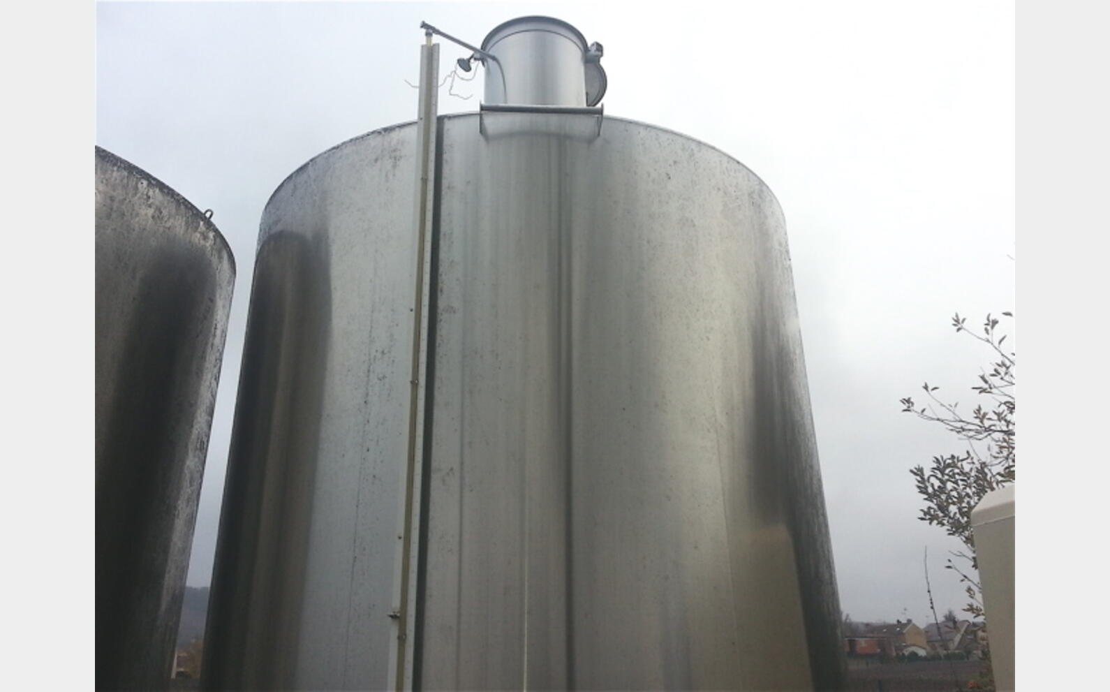 Cuve Inox 316  ferm&eacute;e de 350 hls