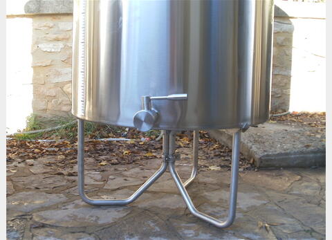 Cuve inox 304 &agrave; chapeau flottant
