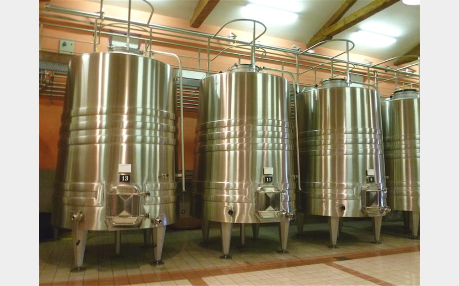 Cuve inox tronconique sur pieds Ann&eacute;e : 1999 Marque : PIERRE GUERIN