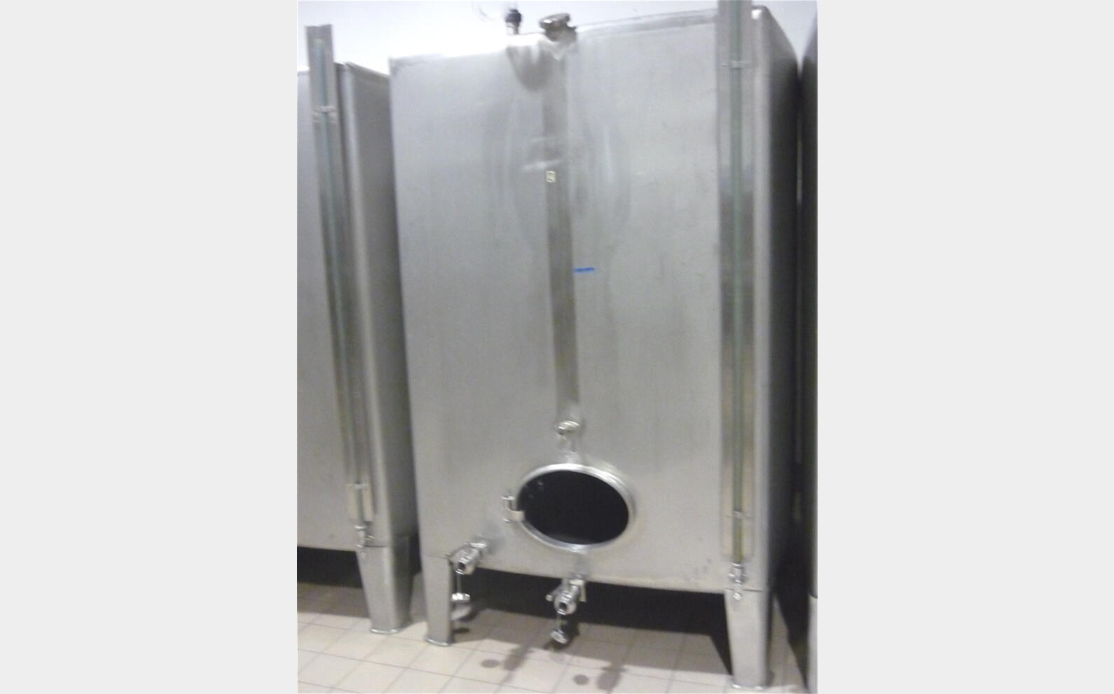 Cuve stockage INOX Volume : 5200 litres (52 hecto)