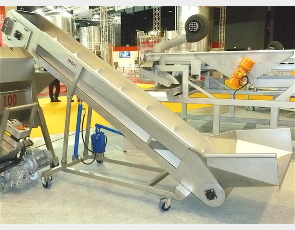 Tapis &eacute;l&eacute;vateur &agrave; vendange NE 3000 MATERIEL NEUF Mod&egrave;le : NE 3000
