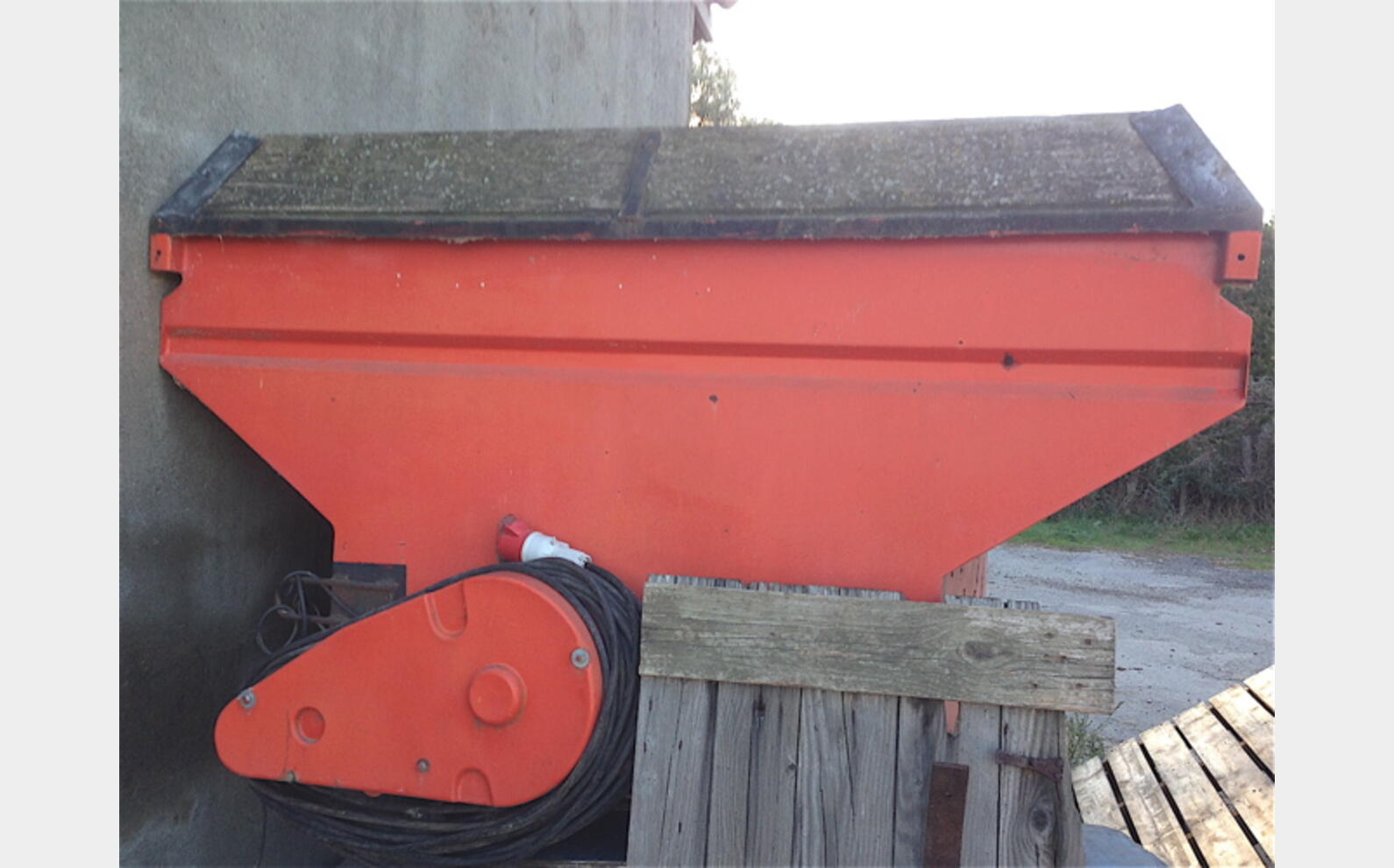 Benne 40 hls - Marque : EGRETIER