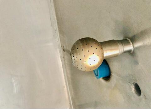 Closed stainless steel tank 50 HL (5 000 liters)