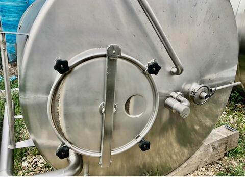 Closed stainless steel tank