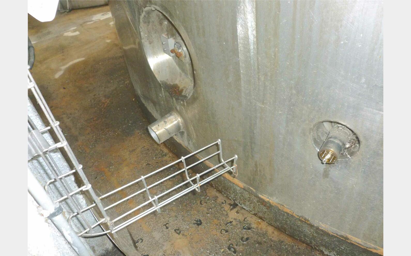 Cuve inox cylindrique verticale