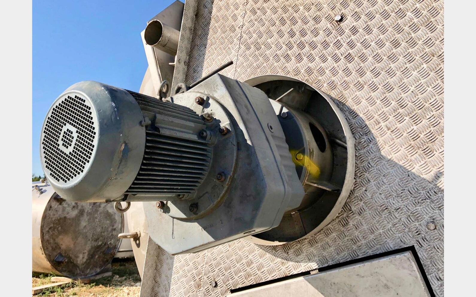 Insulated stainless steel mixing tank 540 HL (54 000 liters) LABBE