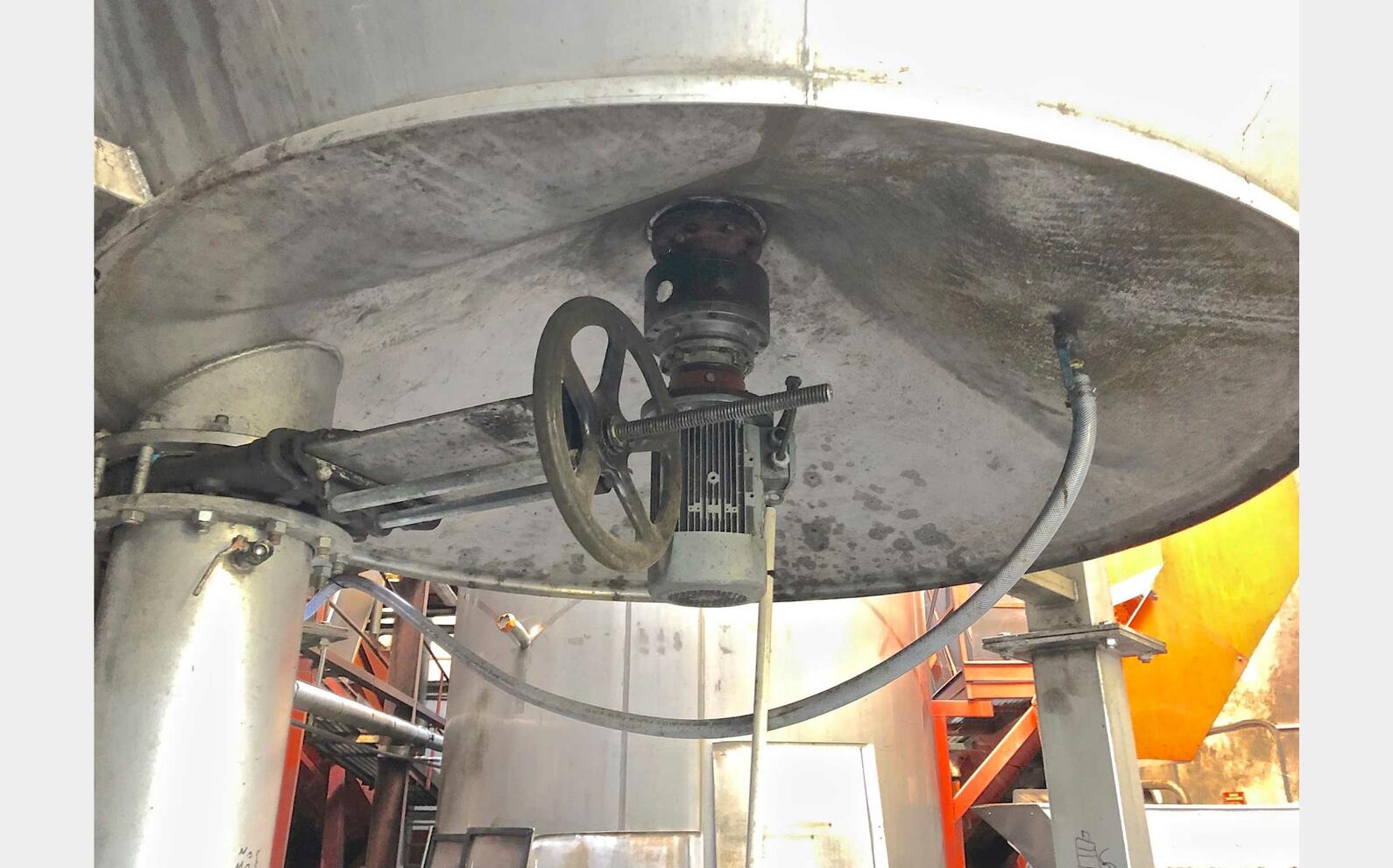 cuve stockage INOX autovidante