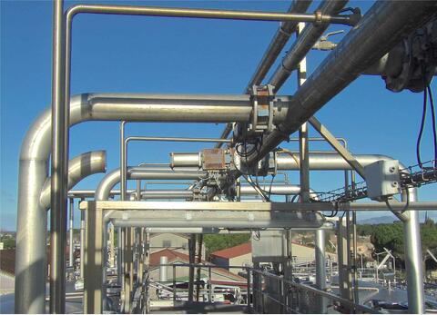 Escalier et passerellles Tuyauterie alimentation eau glycol&eacute; avec vannes pneumatique DN 150