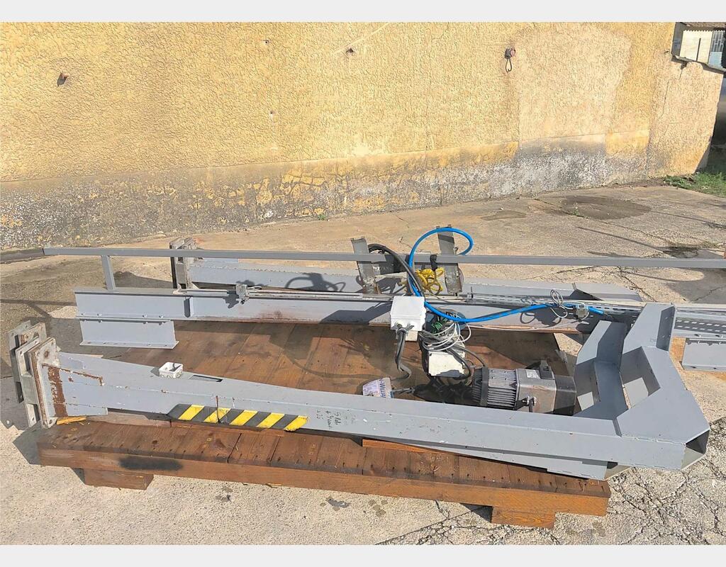 Dépalettiseur de bouteille semi auto - palan Demag