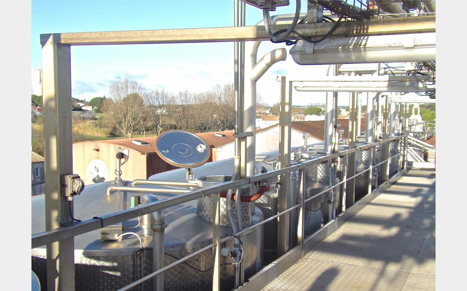 Escalier et passerellles Tuyauterie alimentation eau glycol&eacute; avec vannes pneumatique DN 150