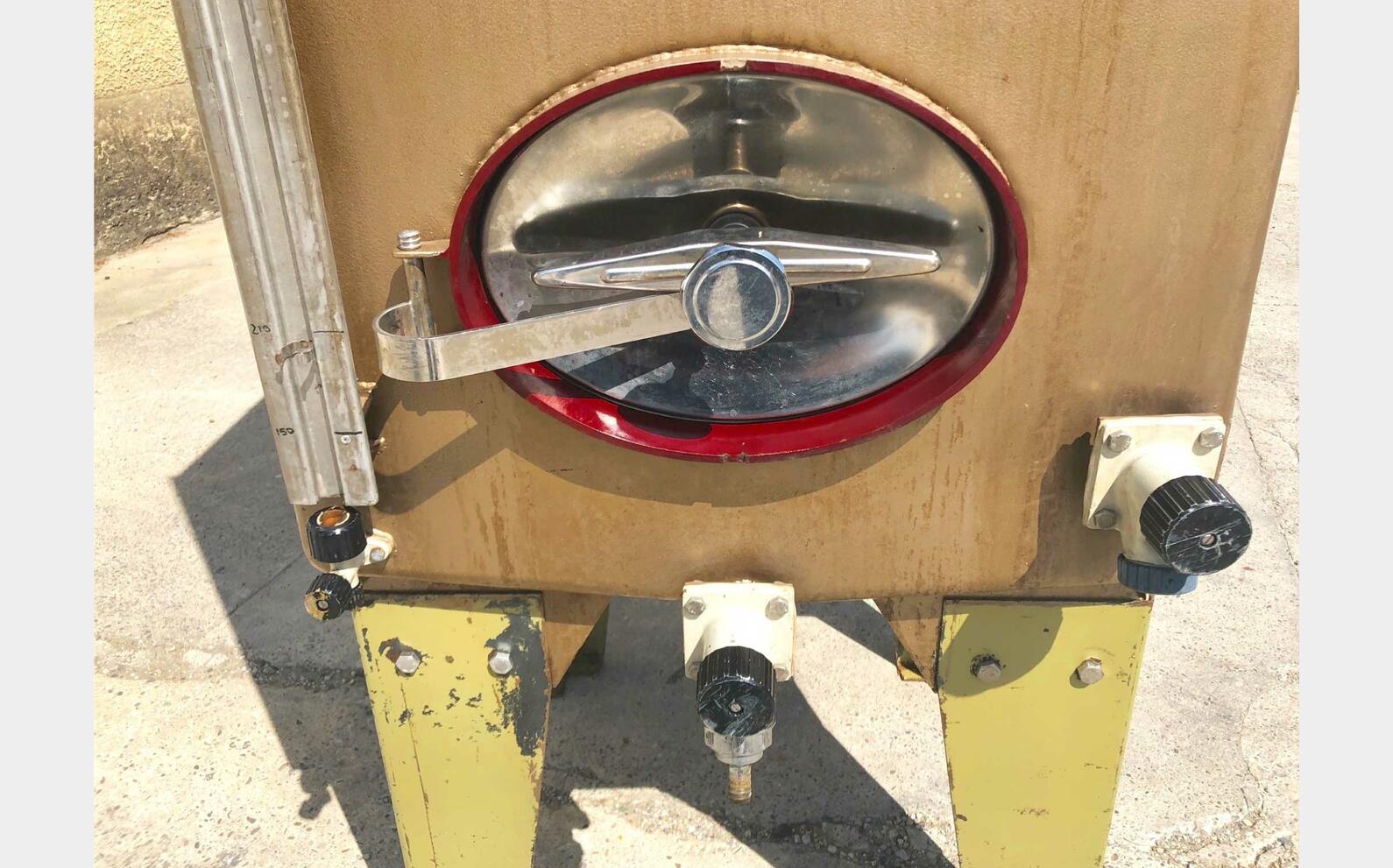 Cuve stockage acier