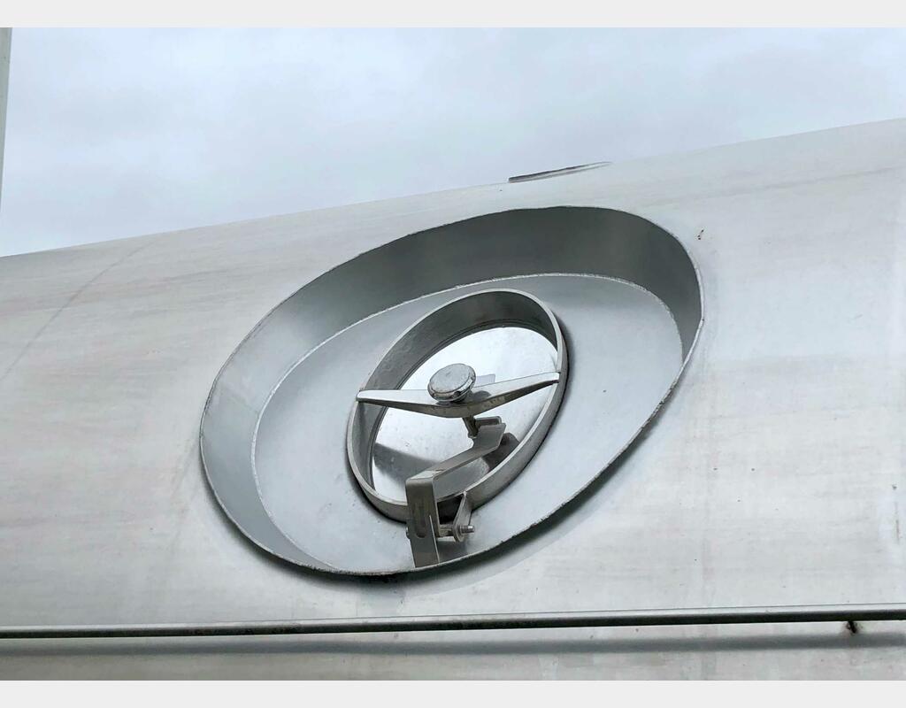 Insulated stainless steel tank - Storage