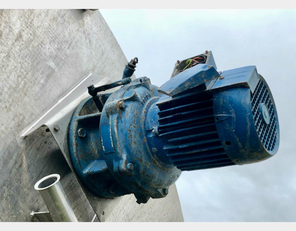 Insulated stainless steel mixing tank - Storage