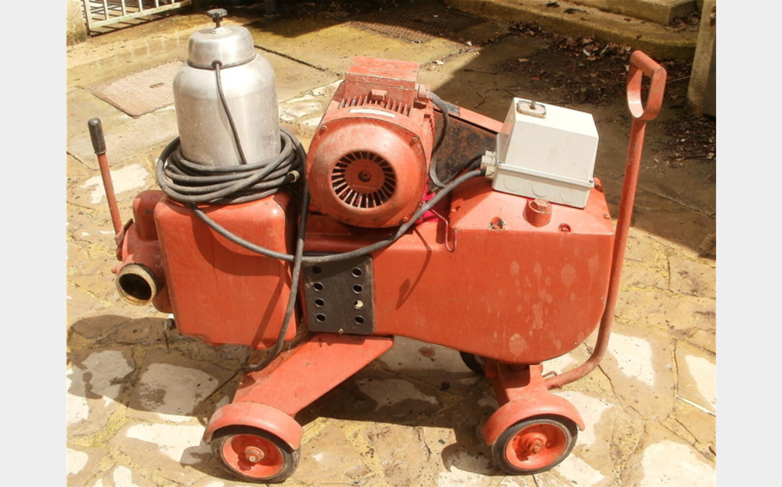 Pompe &agrave; piston - Mod&egrave;le E200